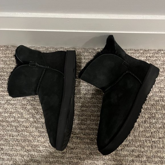 Uggs Boots - Black - Picture 4 of 5